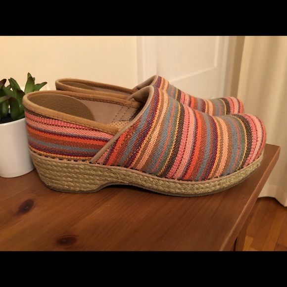 EUC Dansko vegan clogs in summer stripe 39 (8.5US) - Picture 5 of 7